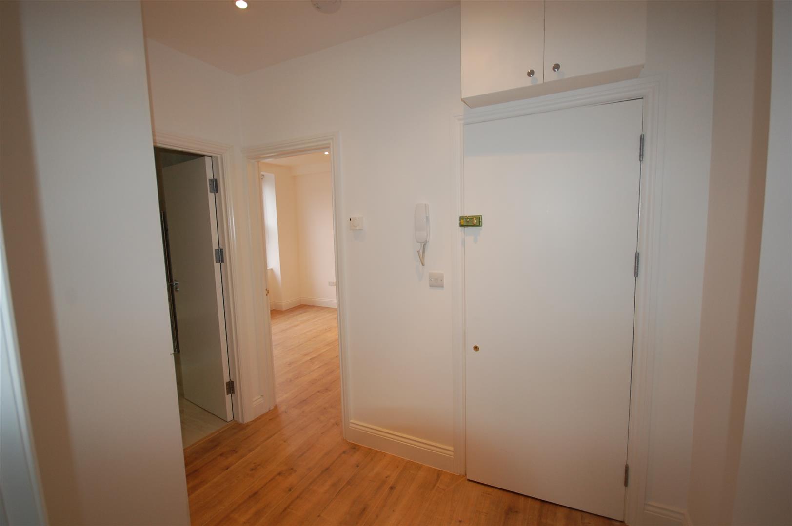 1 bed property in Flat D 34-35 Grand Parade, London